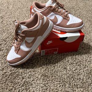 Nike Dunk Low White/Rose Whisper Size:W 8.5/M 7